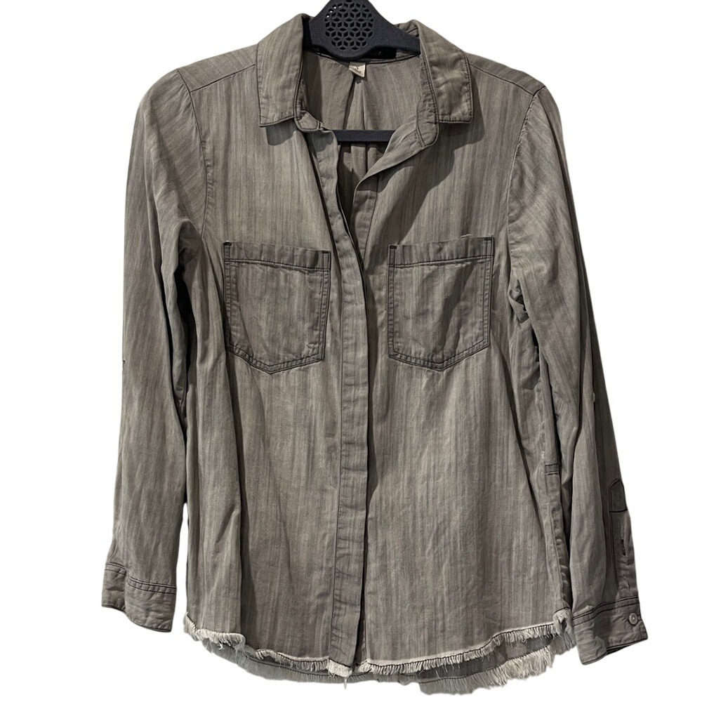 Blue Rain Gray Button-Up Shirt  with Frayed Hem Small‎